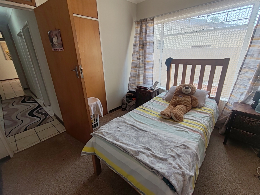 5 Bedroom Property for Sale in Vredenburg Western Cape